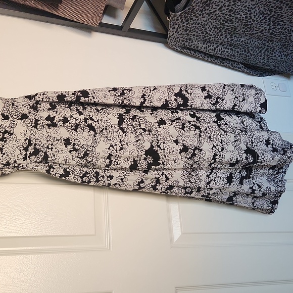 Anthropologie Black Printed Floral Linen Blend Midi Dress Size MP - Picture 8 of 12